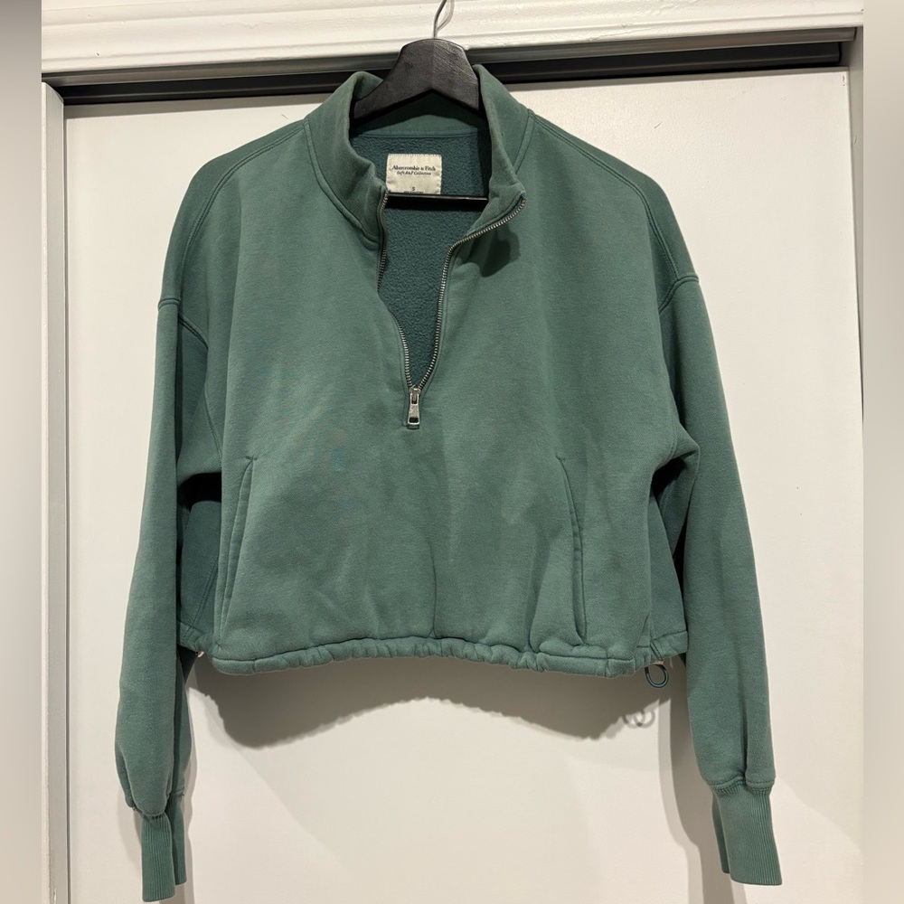 Abercrombie cropped pull over